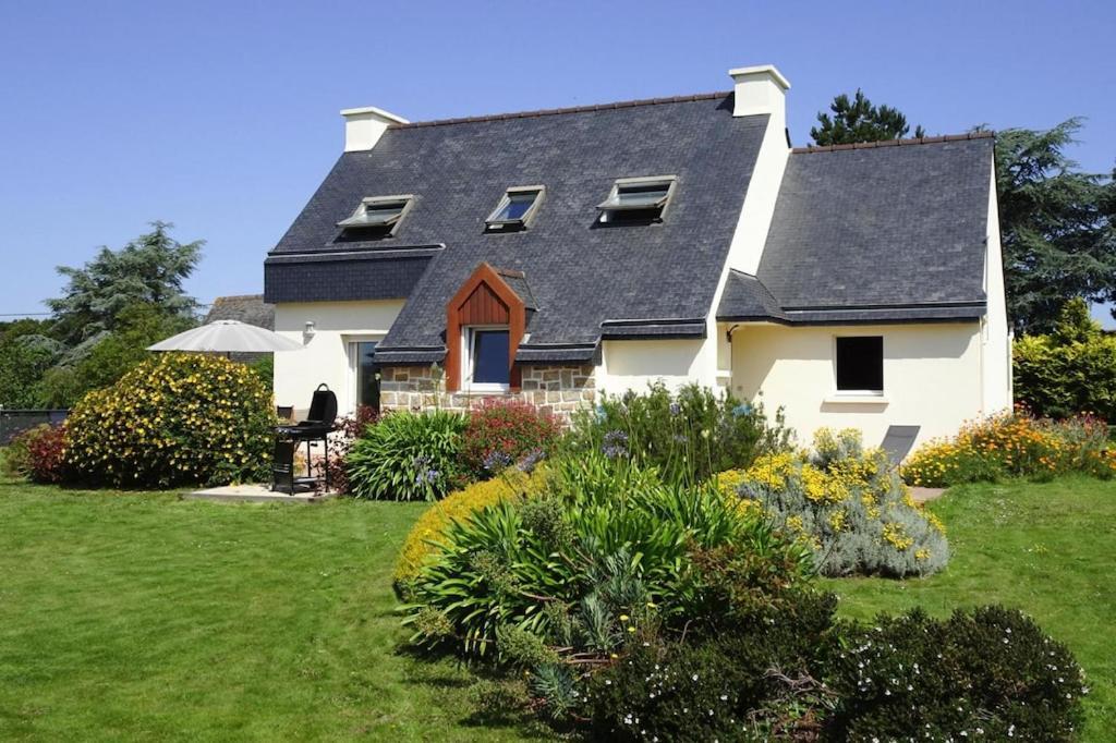 Nice Holiday Home With Beautiful Garden, Paimpol Exteriér fotografie